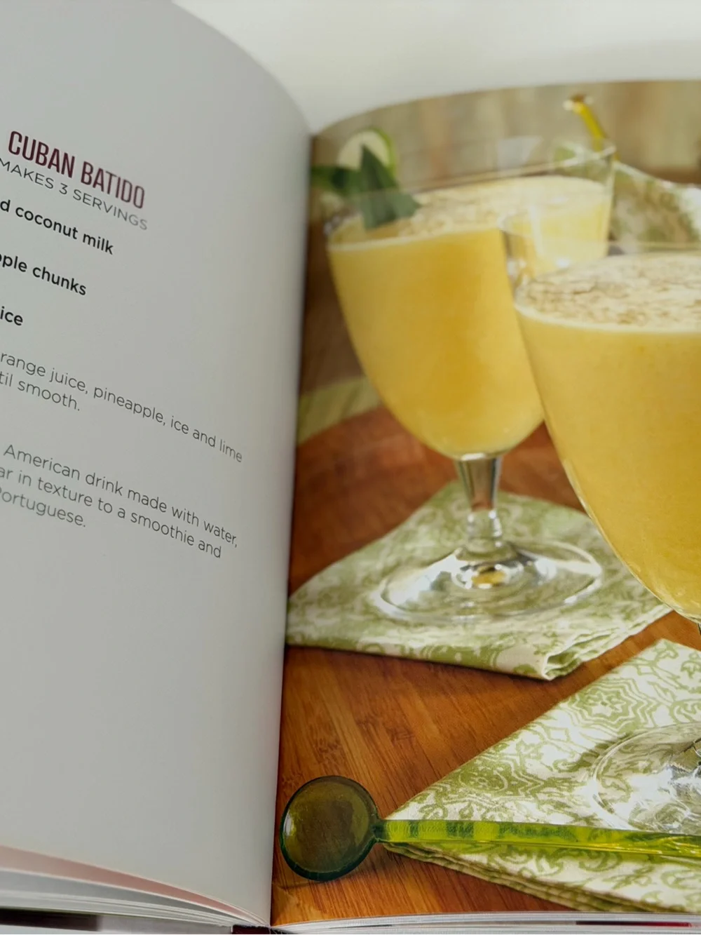 Paleo Smoothies and Juices Cookbook - Purple Smoothie Cover
